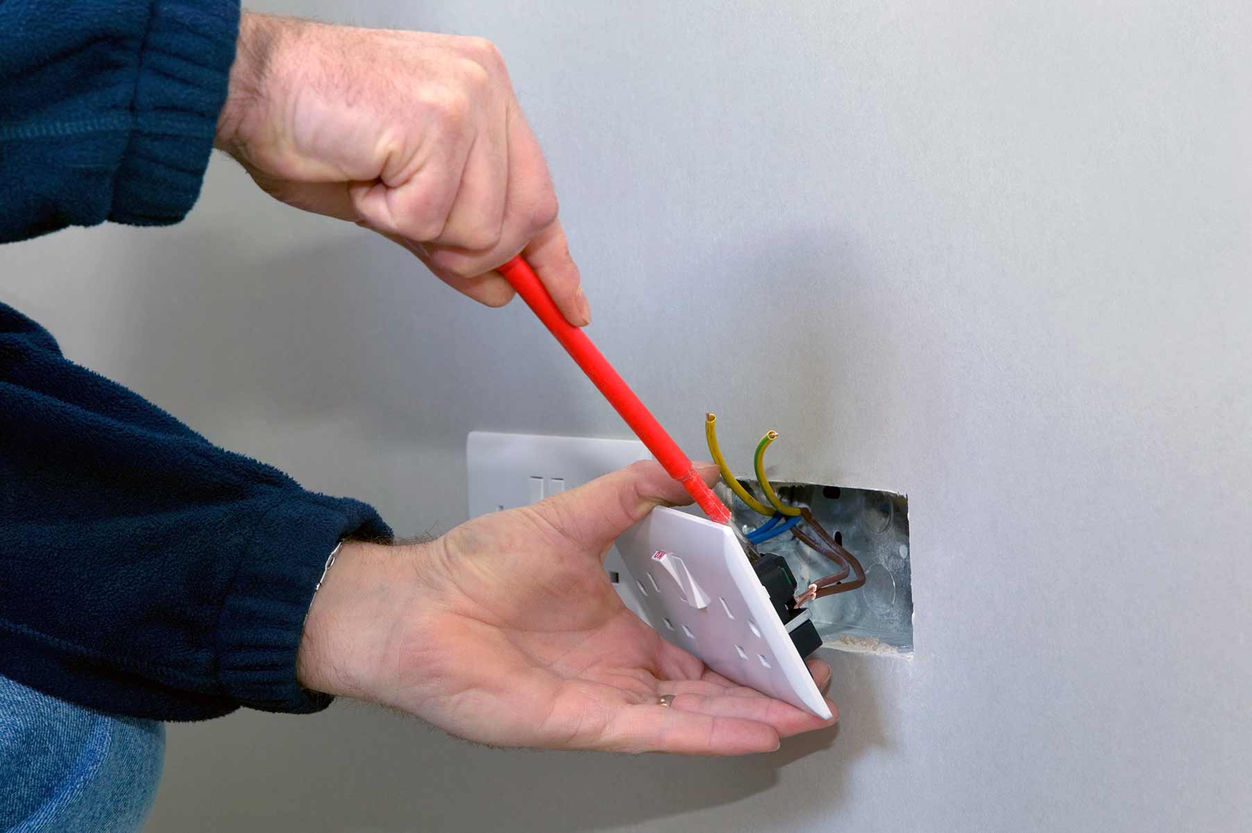 Our electricians can install plug sockets for domestic and commercial proeprties in Great Baddow and the local area. 